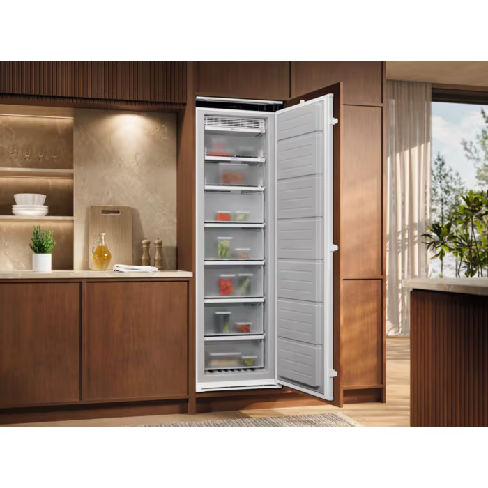 ELECTROLUX Frizider EUN7NE18S Ugradbeni 212l slika 2